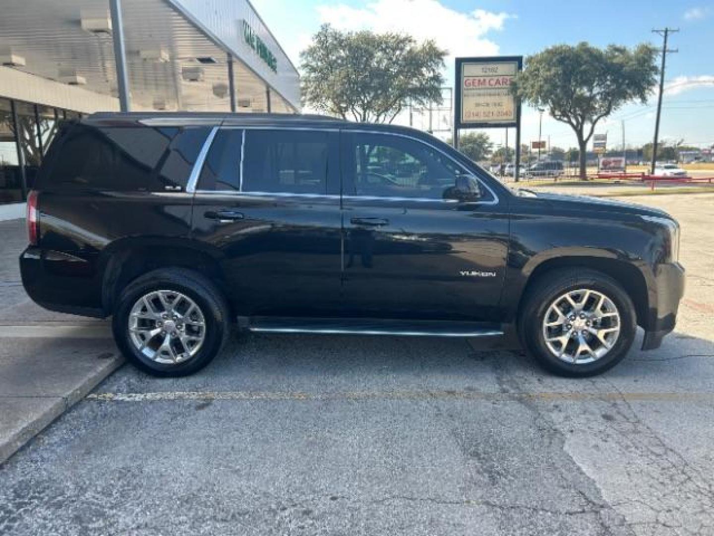 2018 Onyx Black GMC Yukon SLE (1GKS1AKC8JR) with an EcoTec3 5.3L V-8 gas engine, located at 12182 Garland Rd, Dallas, TX, 75218, (214) 521-2040, 0.000000, 0.000000 - Photo#8