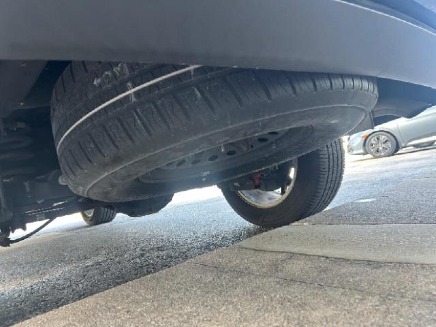 2018 Onyx Black GMC Yukon SLE (1GKS1AKC8JR) with an EcoTec3 5.3L V-8 gas engine, located at 12182 Garland Rd, Dallas, TX, 75218, (214) 521-2040, 0.000000, 0.000000 - Photo#18