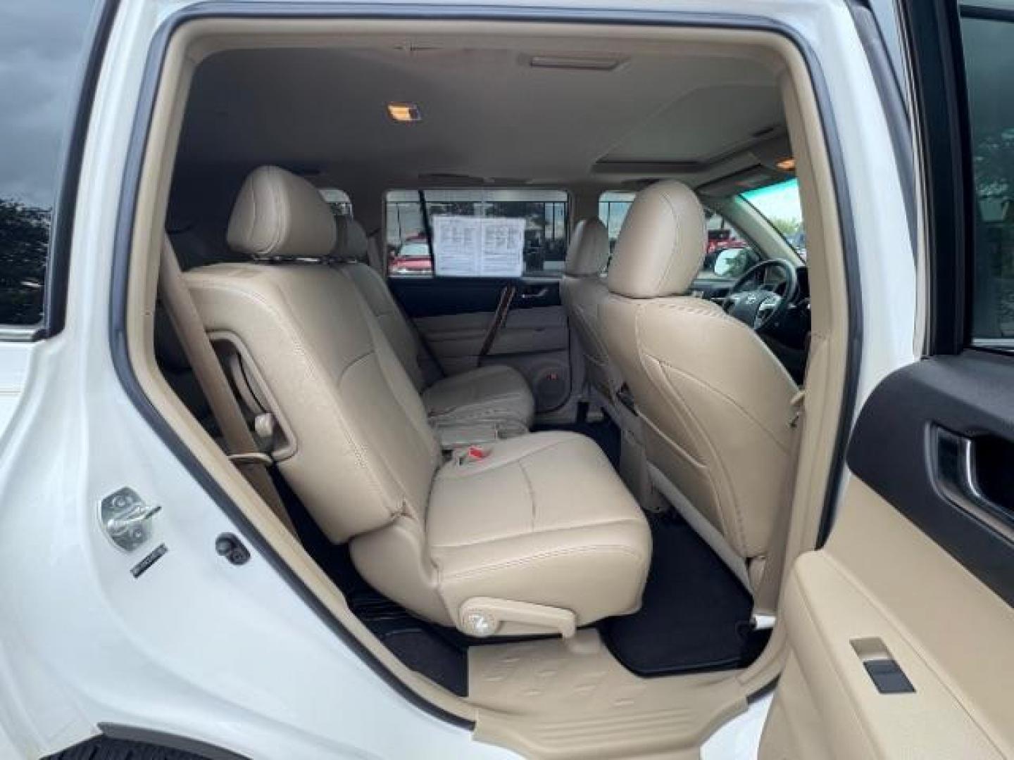 2013 Blizzard Pearl Toyota Highlander Limited V6 (5TDYK3EH1DS) with an 3.5L V-6 DOHC engine, located at 12182 Garland Rd, Dallas, TX, 75218, (214) 521-2040, 0.000000, 0.000000 - Photo#11