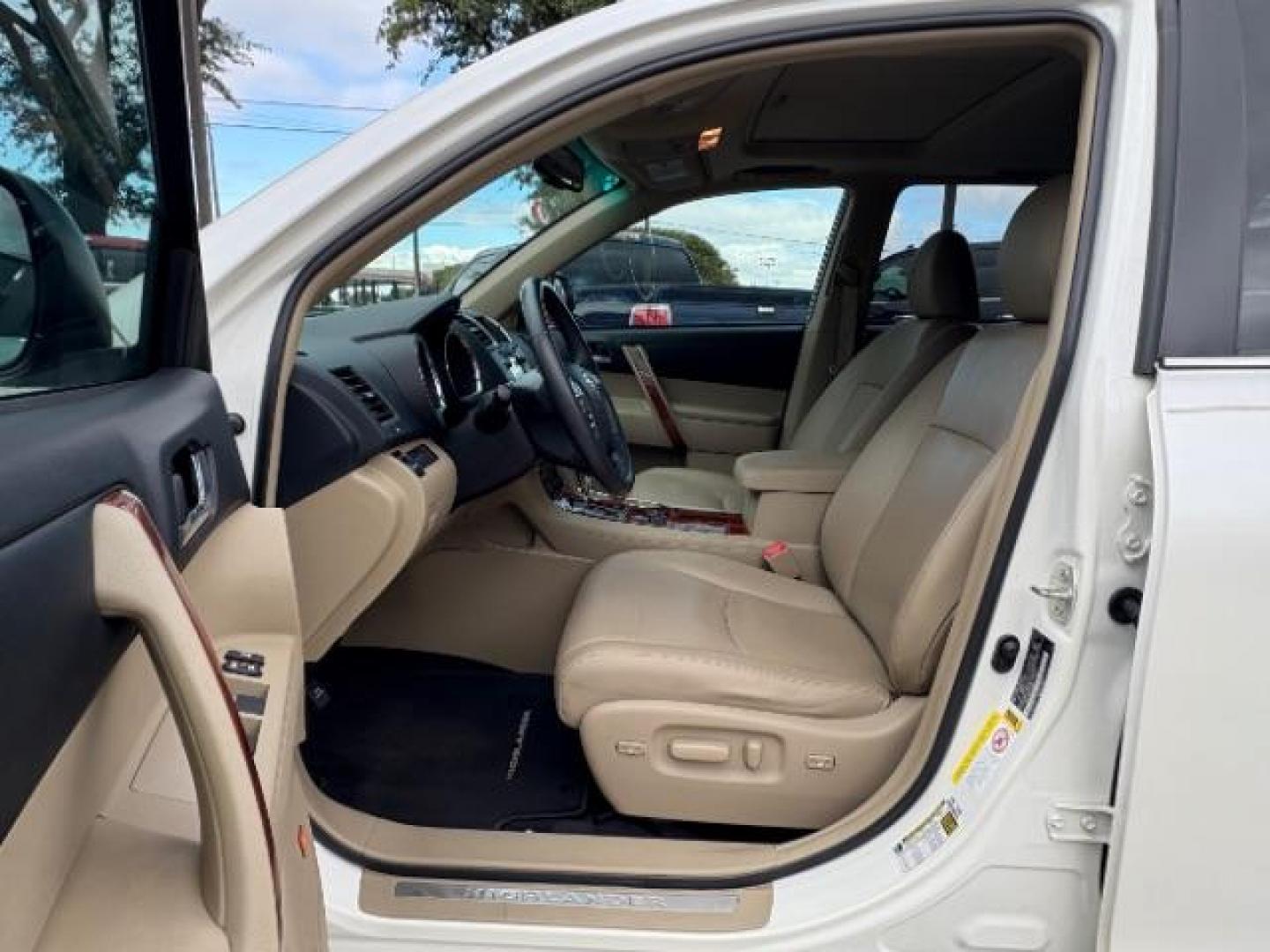 2013 Blizzard Pearl Toyota Highlander Limited V6 (5TDYK3EH1DS) with an 3.5L V-6 DOHC engine, located at 12182 Garland Rd, Dallas, TX, 75218, (214) 521-2040, 0.000000, 0.000000 - Photo#13