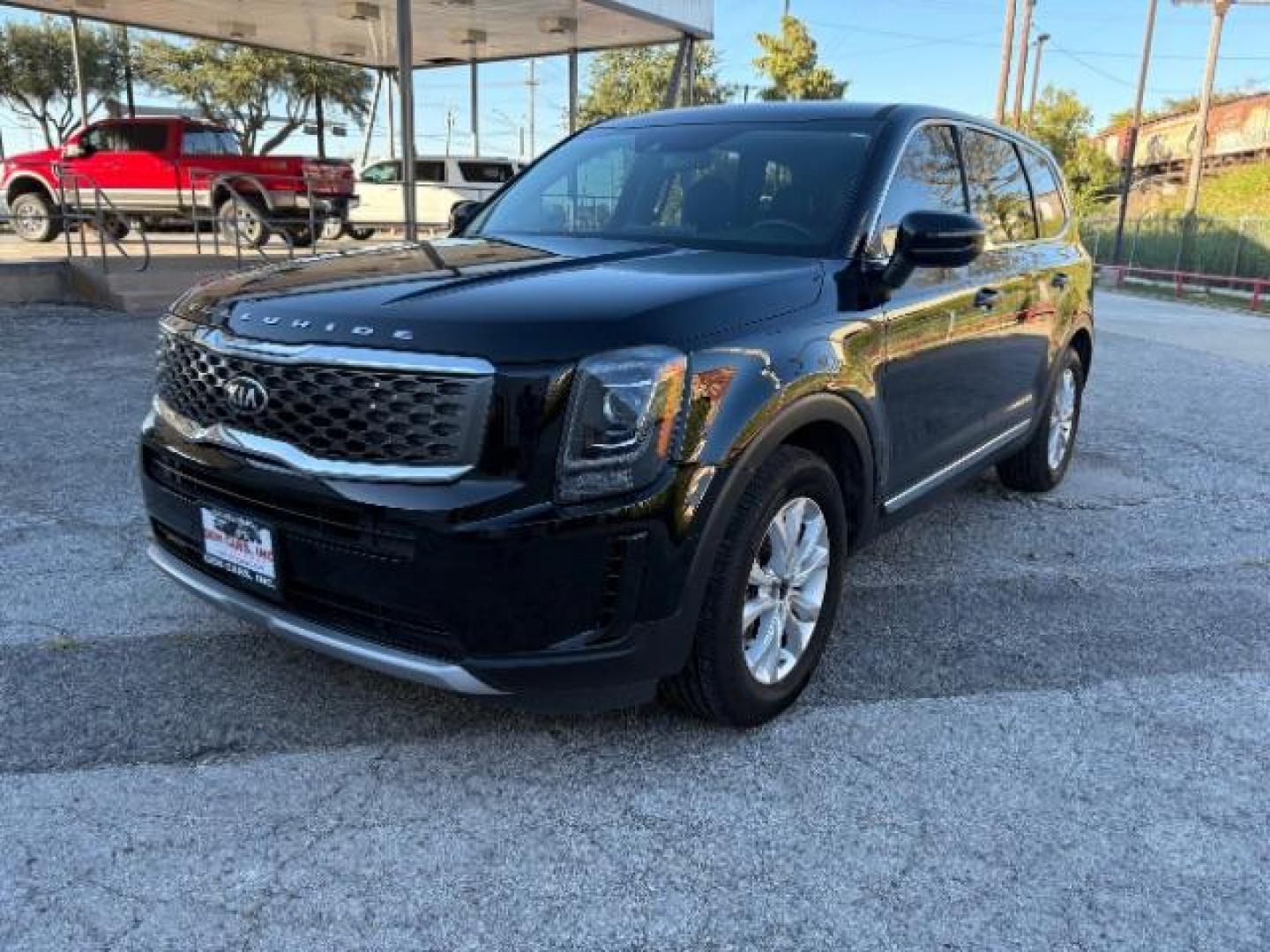 2020 Ebony Black Kia Telluride LX (5XYP24HC6LG) with an 3.8L V6 DOHC 24V engine, 8-Speed Automatic transmission, located at 12182 Garland Rd, Dallas, TX, 75218, (214) 521-2040, 0.000000, 0.000000 - Photo#2