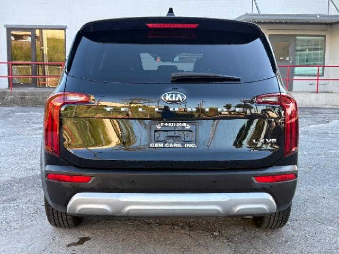 2020 Ebony Black Kia Telluride LX (5XYP24HC6LG) with an 3.8L V6 DOHC 24V engine, 8-Speed Automatic transmission, located at 12182 Garland Rd, Dallas, TX, 75218, (214) 521-2040, 0.000000, 0.000000 - Photo#6