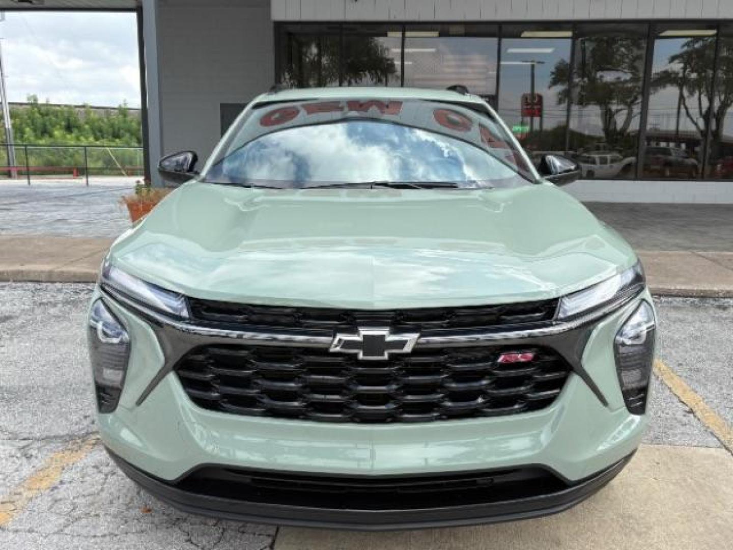 2024 Cacti Green /Jet Black w/Red Accents Chevrolet Trax FWD 2RS (KL77LJE28RC) with an Ecotec 1.2L I-3 gasoline direct injection engine, TRANSMISSION, 6-SPD AUTOMATIC transmission, located at 12182 Garland Rd, Dallas, TX, 75218, (214) 521-2040, 0.000000, 0.000000 - Photo#1