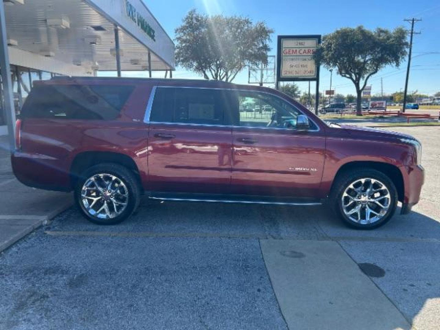 2017 Black Cherry Metallic /Jet Black GMC Yukon XL SLT (1GKS2GKC5HR) with an EcoTec3 5.3L V-8 gasoline direct injection engine, Automatic transmission, located at 12182 Garland Rd, Dallas, TX, 75218, (214) 521-2040, 0.000000, 0.000000 - Photo#8