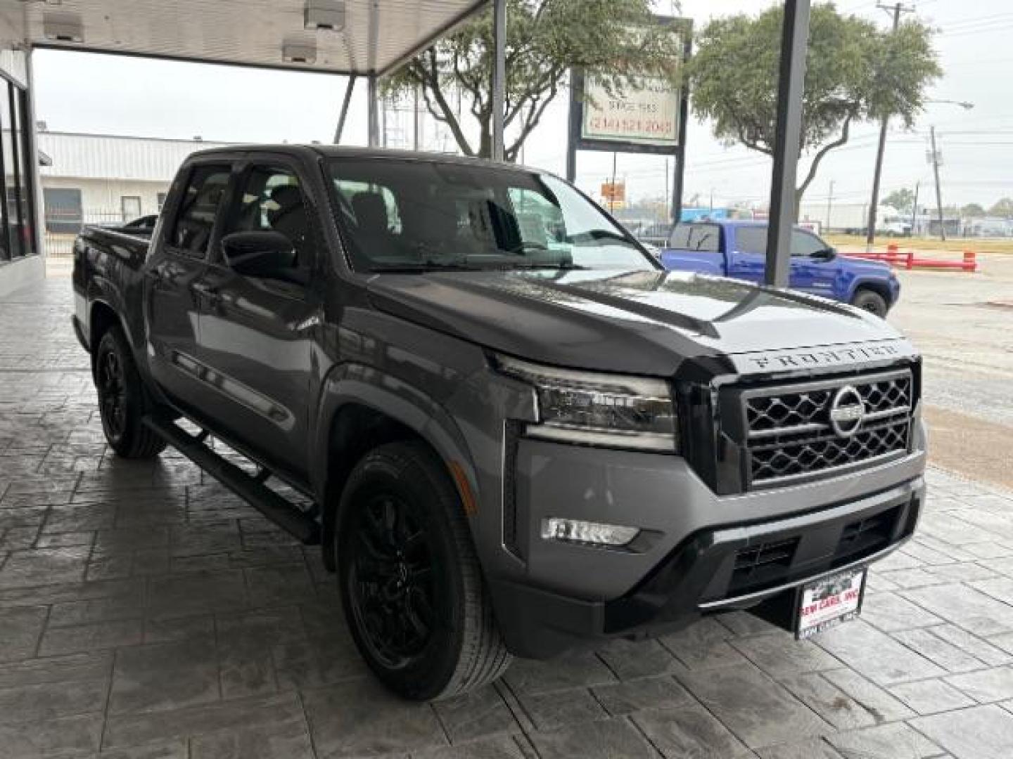 2023 Nissan Frontier SV's photo