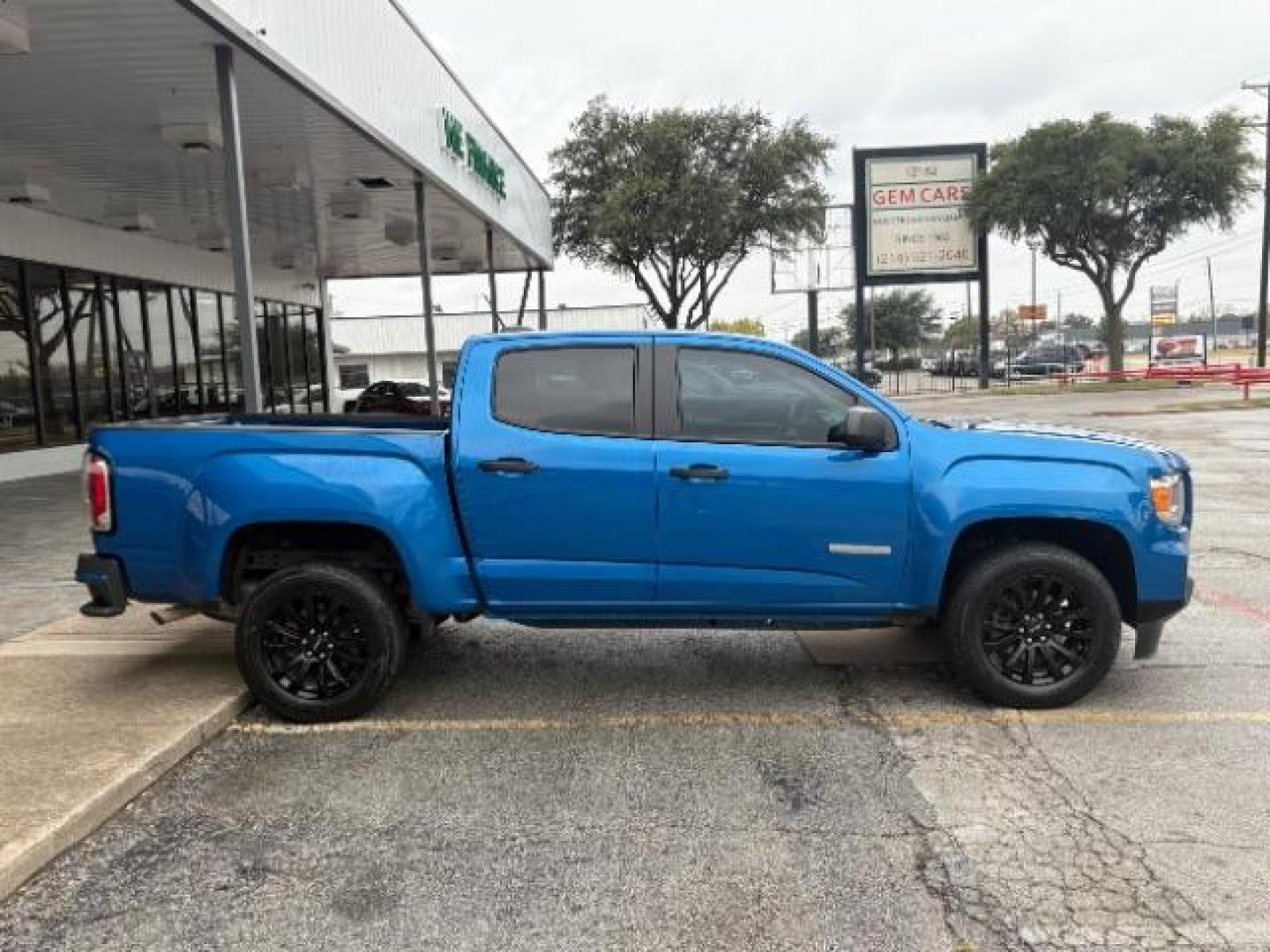 2021 Dynamic Blue Metallic /Jet Black/Dark Ash GMC Canyon 2WD Crew Cab Short Box Elevation Standard (1GTG5BEN9M1) with an 3.6L V-6 gasoline direct injection engine, TRANSMISSION, 8-SPD AUTOMATIC transmission, located at 12182 Garland Rd, Dallas, TX, 75218, (214) 521-2040, 0.000000, 0.000000 - Photo#7