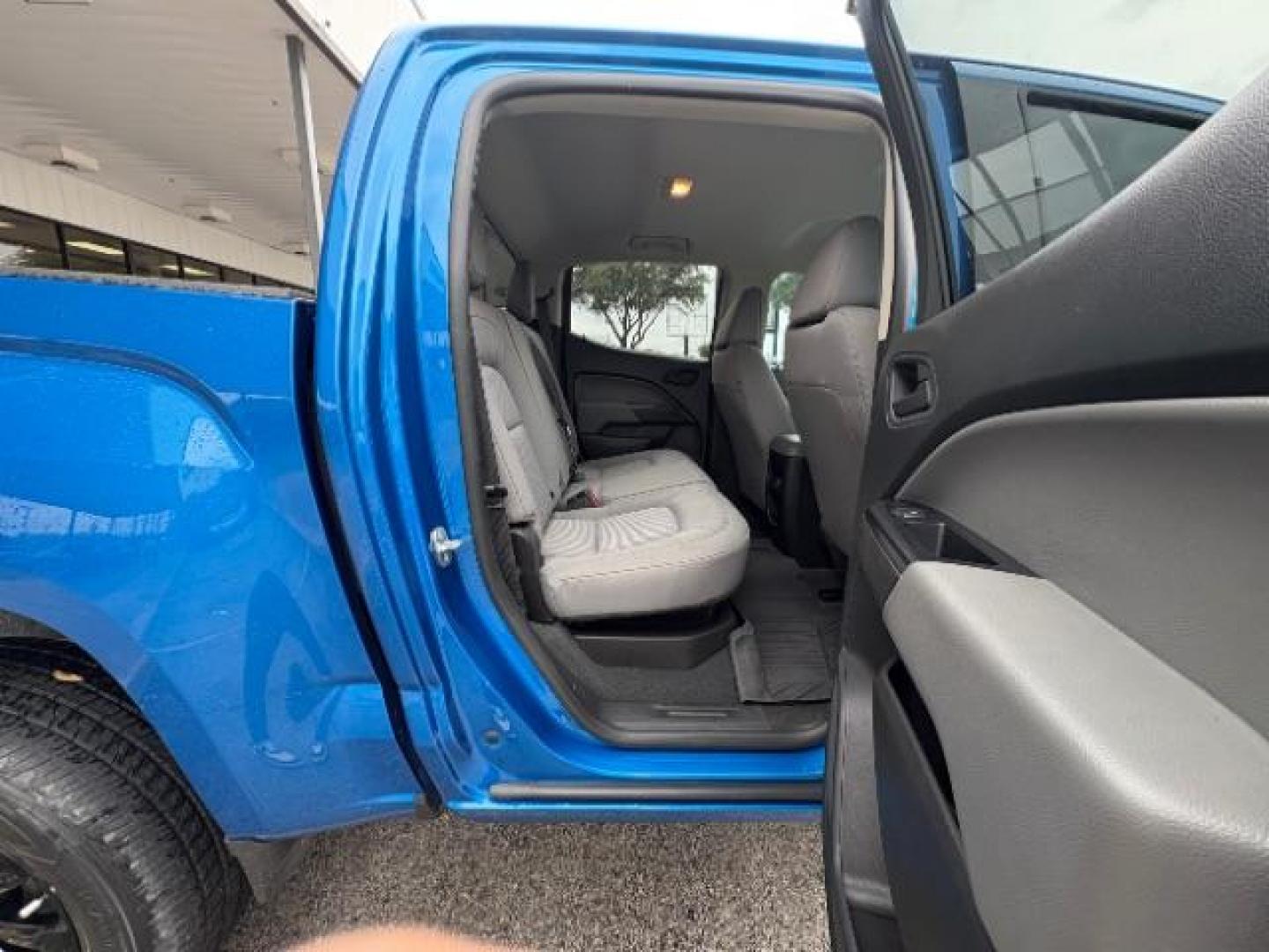 2021 Dynamic Blue Metallic /Jet Black/Dark Ash GMC Canyon 2WD Crew Cab Short Box Elevation Standard (1GTG5BEN9M1) with an 3.6L V-6 gasoline direct injection engine, TRANSMISSION, 8-SPD AUTOMATIC transmission, located at 12182 Garland Rd, Dallas, TX, 75218, (214) 521-2040, 0.000000, 0.000000 - Photo#9