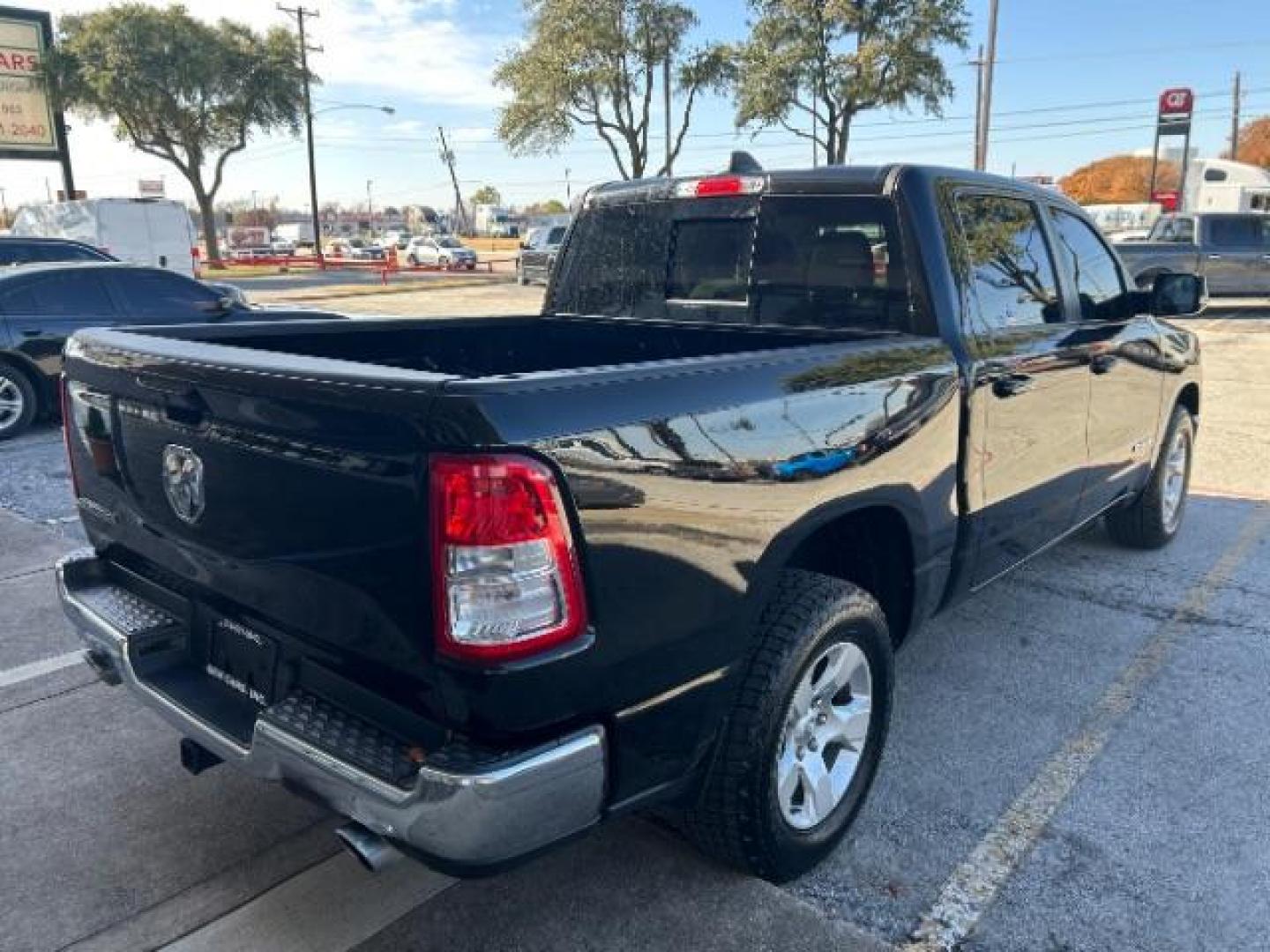 2022 Diamond Black Crystal Pearlcoat Ram 1500 Big Horn Crew Cab 4x2 5'7 Box (1C6RREFTXNN) , located at 12182 Garland Rd, Dallas, TX, 75218, (214) 521-2040, 0.000000, 0.000000 - Photo#6