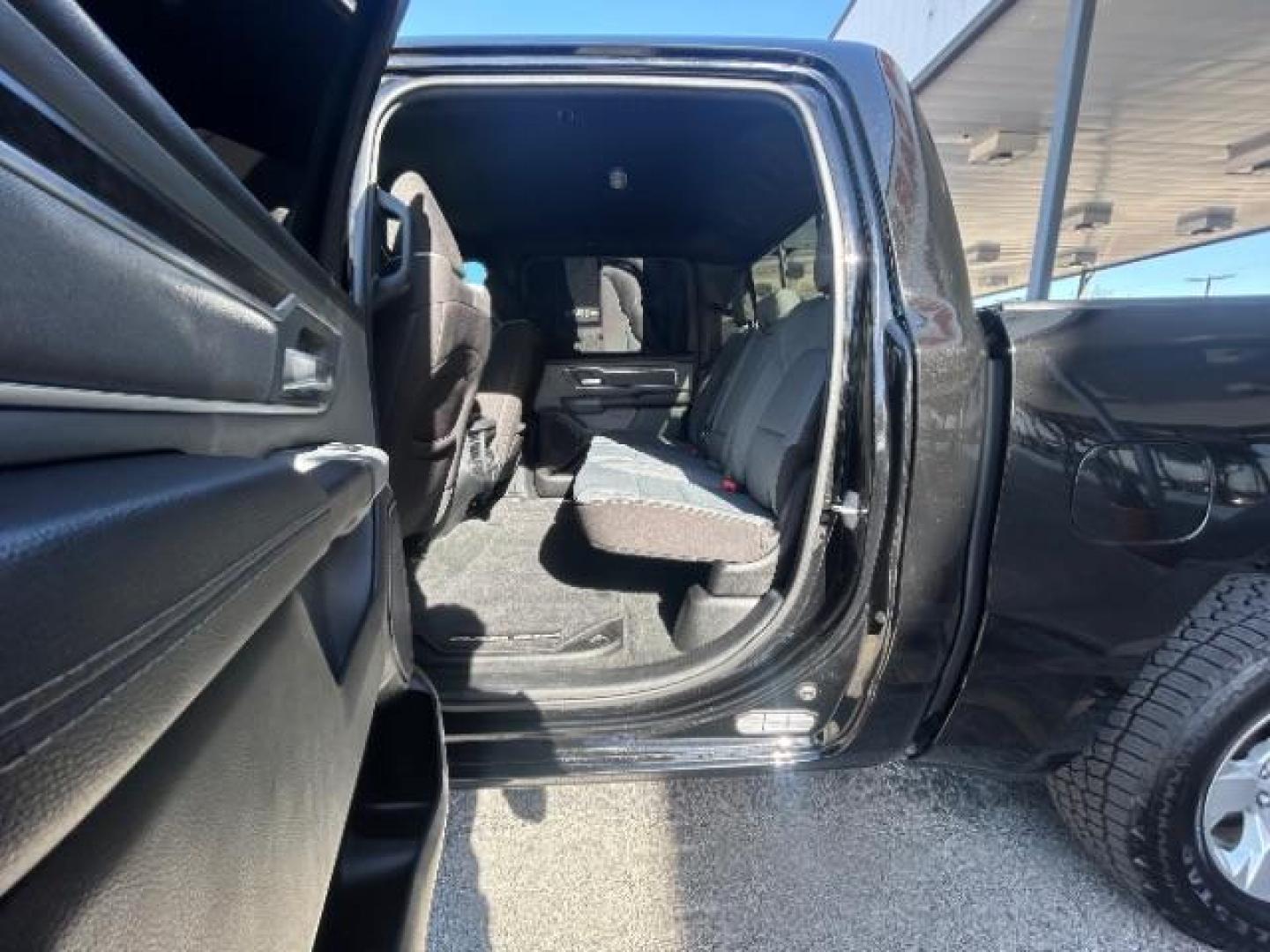 2022 Diamond Black Crystal Pearlcoat Ram 1500 Big Horn Crew Cab 4x2 5'7 Box (1C6RREFTXNN) , located at 12182 Garland Rd, Dallas, TX, 75218, (214) 521-2040, 0.000000, 0.000000 - Photo#10