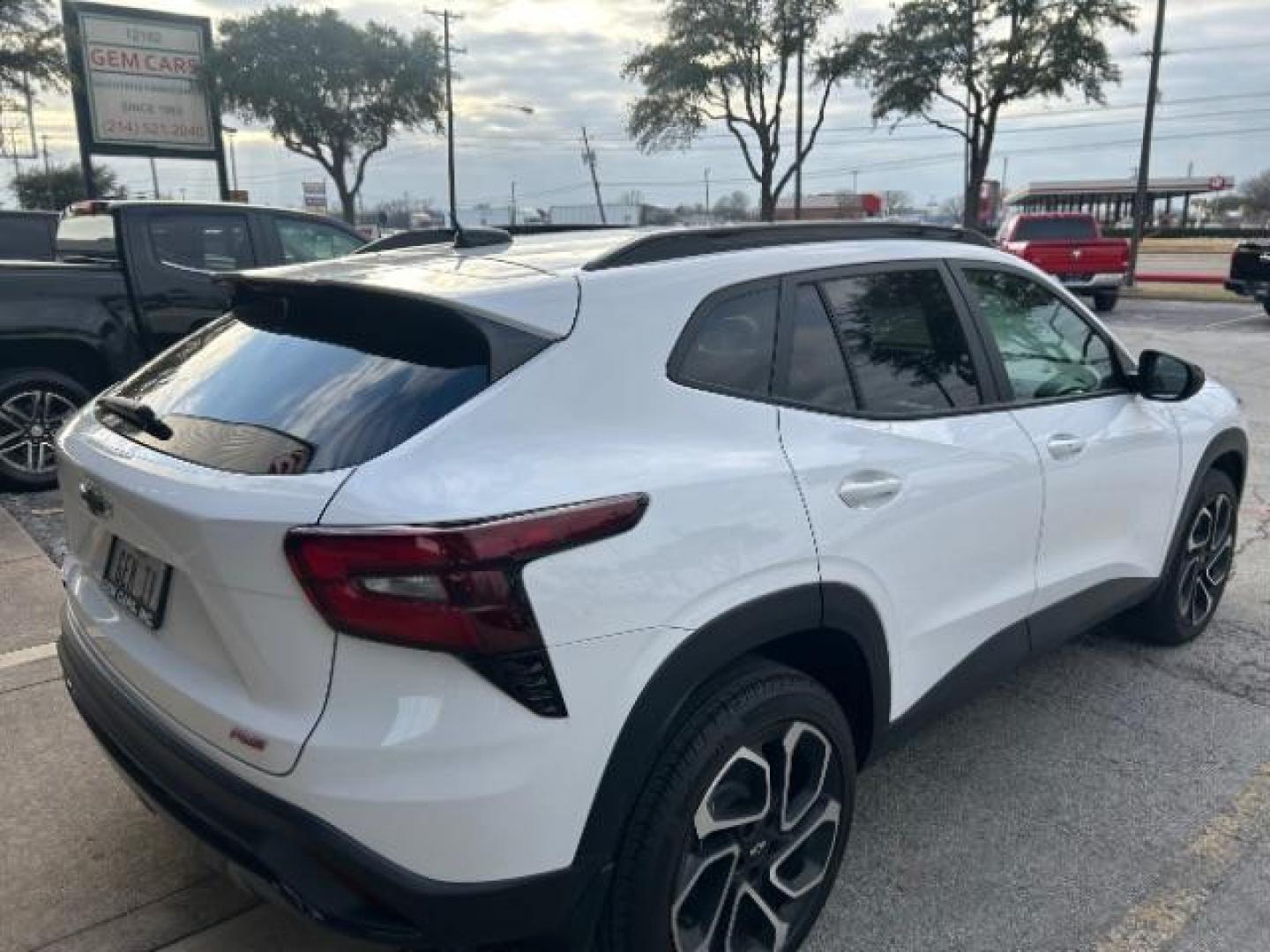 2024 Summit White /Jet Black w/Red Accents Chevrolet Trax FWD 2RS (KL77LJE2XRC) with an Ecotec 1.2L I-3 gasoline direct injection engine, TRANSMISSION, 6-SPD AUTOMATIC transmission, located at 12182 Garland Rd, Dallas, TX, 75218, (214) 521-2040, 0.000000, 0.000000 - Photo#6