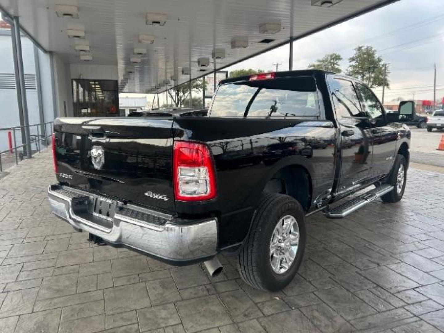 2024 Diamond Black Crystal Pearlcoat Ram 2500 Big Horn Crew Cab 4x4 6'4 Box (3C6UR5DL9RG) , located at 12182 Garland Rd, Dallas, TX, 75218, (214) 521-2040, 0.000000, 0.000000 - Photo#6