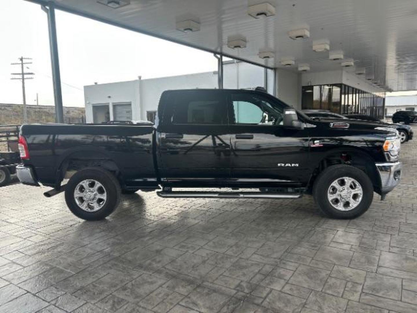 2024 Diamond Black Crystal Pearlcoat Ram 2500 Big Horn Crew Cab 4x4 6'4 Box (3C6UR5DL9RG) , located at 12182 Garland Rd, Dallas, TX, 75218, (214) 521-2040, 0.000000, 0.000000 - Photo#7