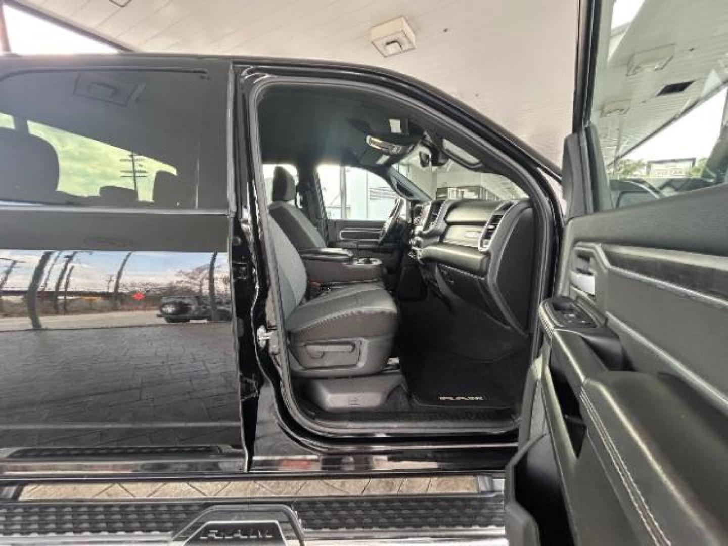 2024 Diamond Black Crystal Pearlcoat Ram 2500 Big Horn Crew Cab 4x4 6'4 Box (3C6UR5DL9RG) , located at 12182 Garland Rd, Dallas, TX, 75218, (214) 521-2040, 0.000000, 0.000000 - Photo#8