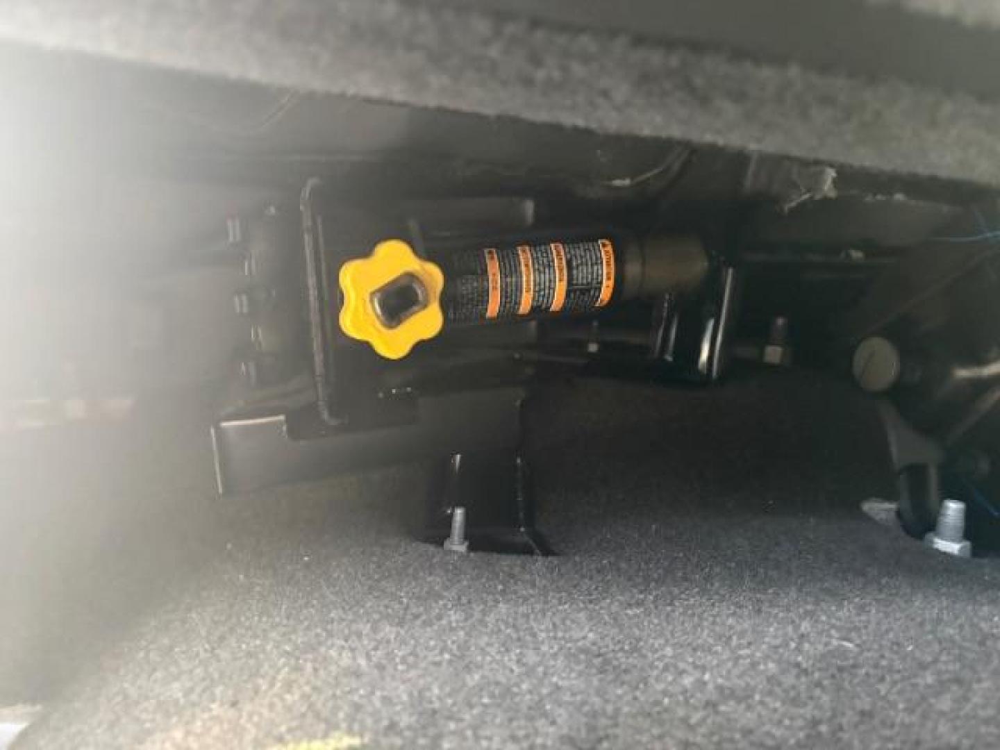 2015 Silver Ice Metallic Chevrolet Silverado 1500 1LT (3GCPCREC0FG) with an EcoTec3 4.3L V-6 gasoline direct injection engine, located at 12182 Garland Rd, Dallas, TX, 75218, (214) 521-2040, 0.000000, 0.000000 - Photo#10