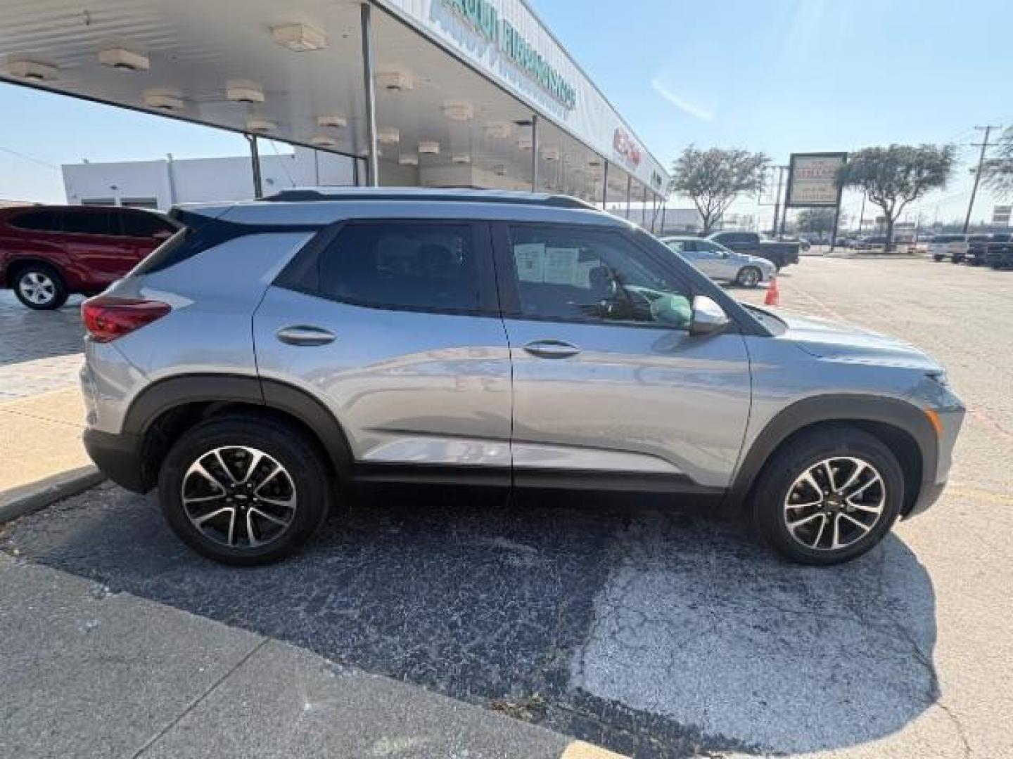 2025 Sterling Gray Metallic Chevrolet Trailblazer FWD LT (KL79MPSL9SB) , located at 12182 Garland Rd, Dallas, TX, 75218, (214) 521-2040, 0.000000, 0.000000 - Photo#5