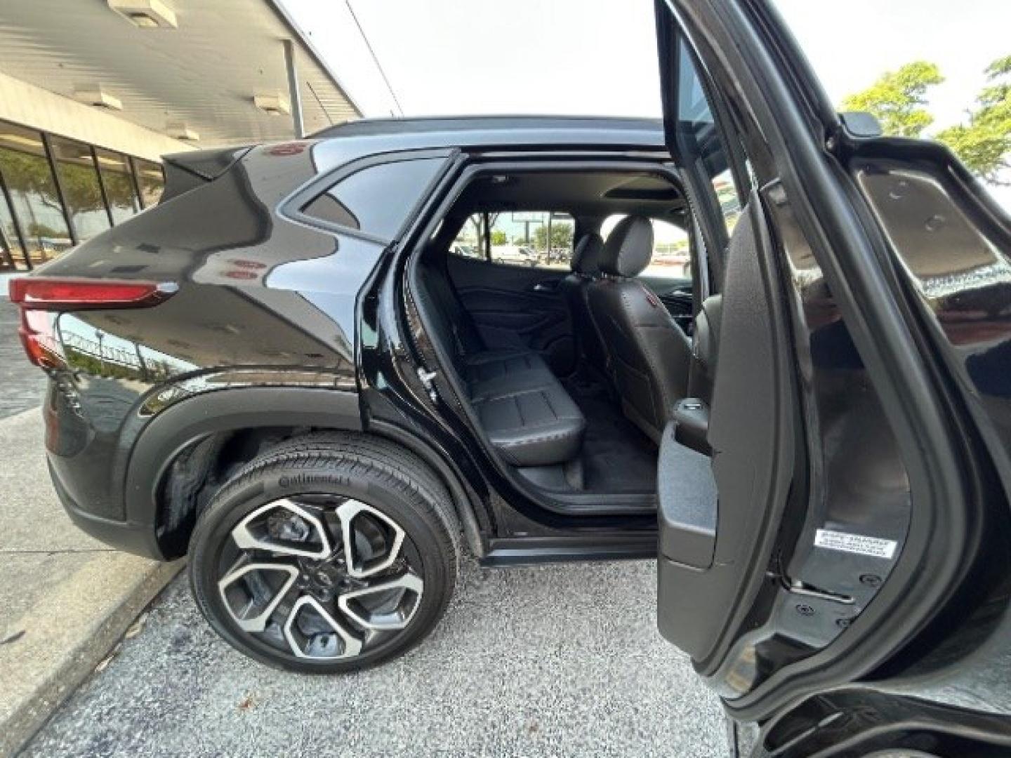 2024 Mosaic Black Metalli /Jet Black w/Red Acce Chevrolet Trax FWD 2RS (KL77LJE29RC) with an Ecotec 1.2L I-3 gaso engine, 6-Speed Automatic transmission, located at 12182 Garland Rd, Dallas, TX, 75218, (214) 521-2040, 0.000000, 0.000000- Photo#10