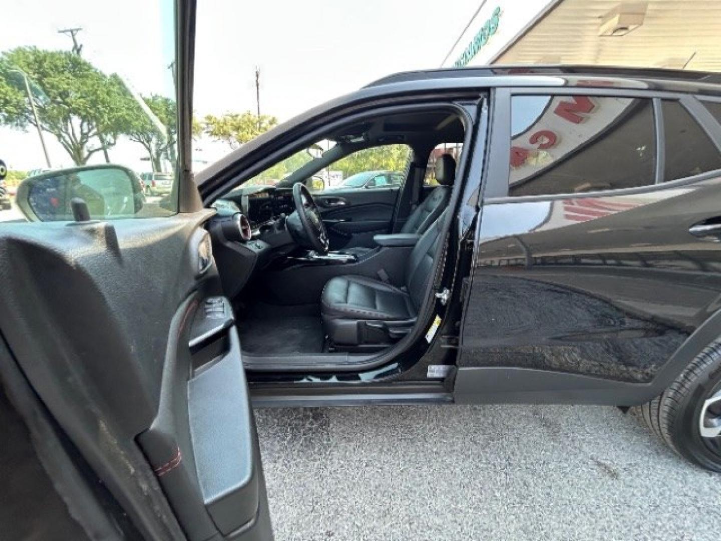 2024 Mosaic Black Metalli /Jet Black w/Red Acce Chevrolet Trax FWD 2RS (KL77LJE29RC) with an Ecotec 1.2L I-3 gaso engine, 6-Speed Automatic transmission, located at 12182 Garland Rd, Dallas, TX, 75218, (214) 521-2040, 0.000000, 0.000000- Photo#12