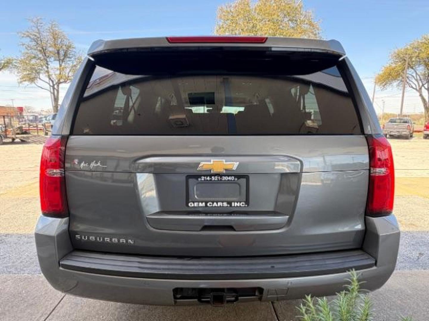 2018 Tungsten Metallic /Jet Black Chevrolet Suburban LT (1GNSCHKC5JR) with an EcoTec3 5.3L V-8 gasoline direct injection engine, 6-Speed Automatic transmission, located at 12182 Garland Rd, Dallas, TX, 75218, (214) 521-2040, 0.000000, 0.000000 - Photo#7