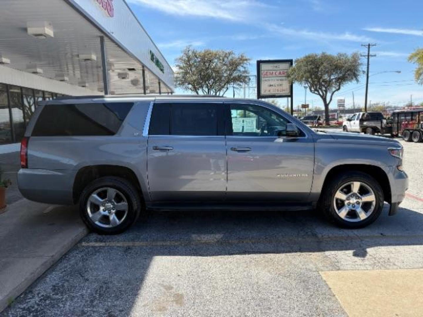 2018 Tungsten Metallic /Jet Black Chevrolet Suburban LT (1GNSCHKC5JR) with an EcoTec3 5.3L V-8 gasoline direct injection engine, 6-Speed Automatic transmission, located at 12182 Garland Rd, Dallas, TX, 75218, (214) 521-2040, 0.000000, 0.000000 - Photo#8