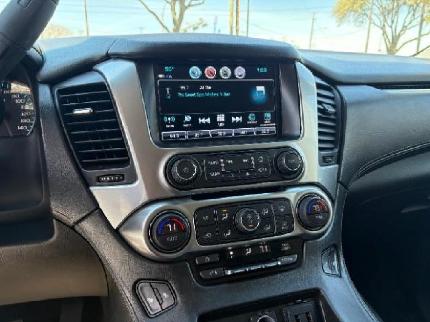 2018 Tungsten Metallic /Jet Black Chevrolet Suburban LT (1GNSCHKC5JR) with an EcoTec3 5.3L V-8 gasoline direct injection engine, 6-Speed Automatic transmission, located at 12182 Garland Rd, Dallas, TX, 75218, (214) 521-2040, 0.000000, 0.000000 - Photo#16