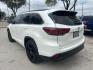2018 Blizzard Pearl Toyota Highlander SE (5TDKZRFH6JS) with an 3.5L V-6 port/direct injection engine, located at 12182 Garland Rd, Dallas, TX, 75218, (214) 521-2040, 0.000000, 0.000000 - Photo#2