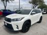2018 Blizzard Pearl Toyota Highlander SE (5TDKZRFH6JS) with an 3.5L V-6 port/direct injection engine, located at 12182 Garland Rd, Dallas, TX, 75218, (214) 521-2040, 0.000000, 0.000000 - Photo#4