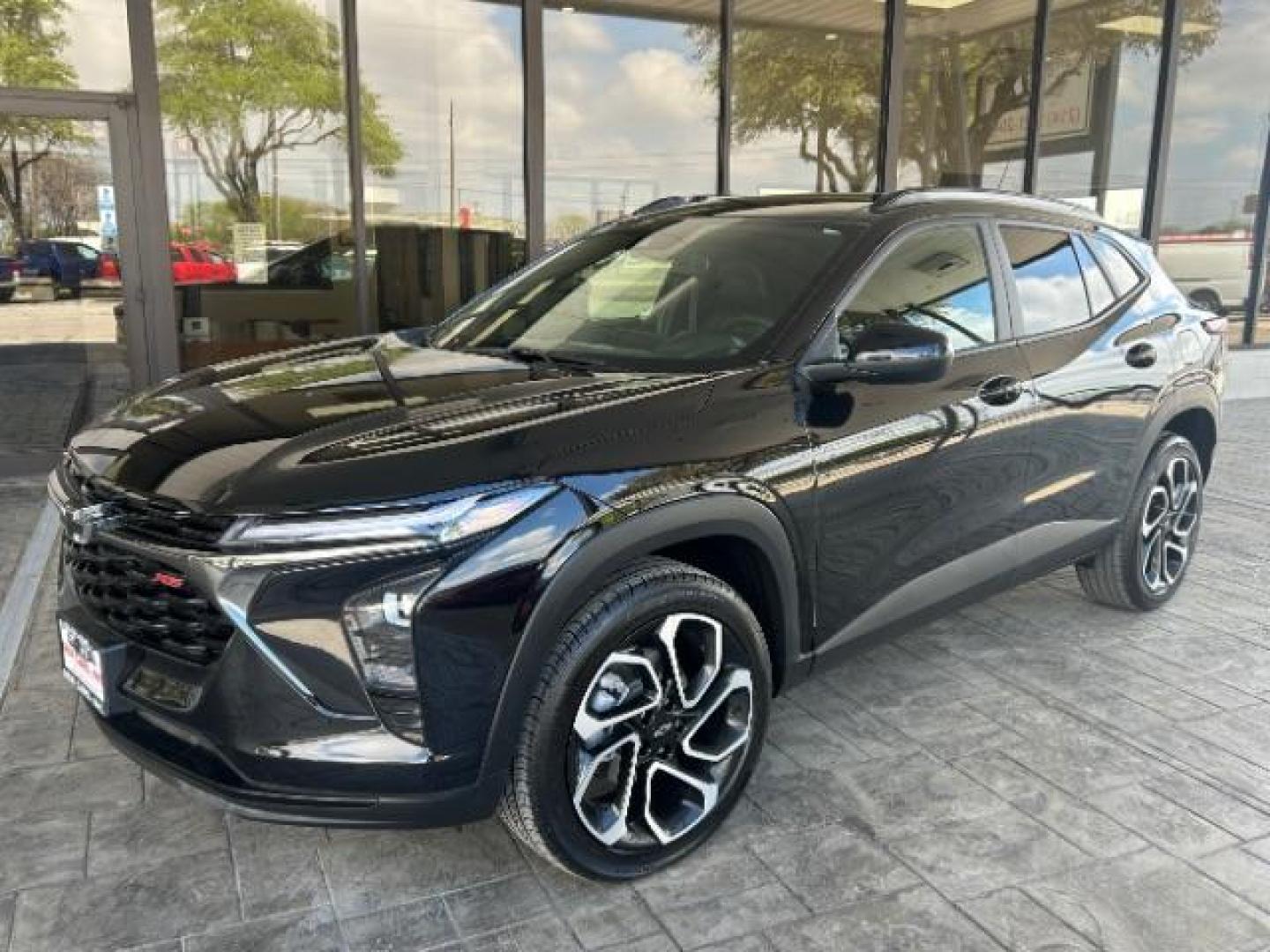 2025 Mosaic Black Metallic Chevrolet Trax FWD 2RS (KL77LJEP1SC) with an ECOTEC 1.2L I-3 gasoline direct injection engine, located at 12182 Garland Rd, Dallas, TX, 75218, (214) 521-2040, 0.000000, 0.000000 - Photo#2