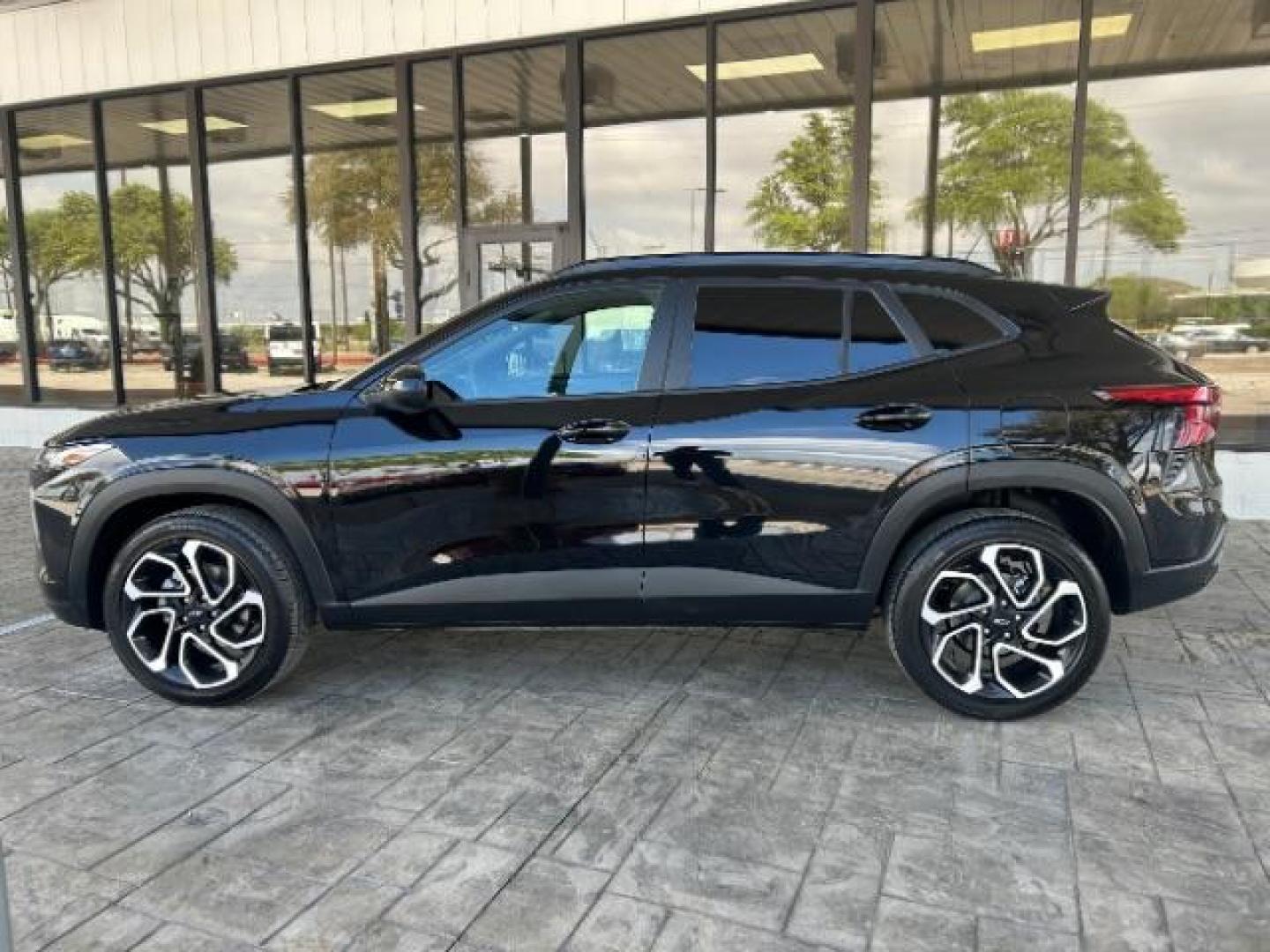 2025 Mosaic Black Metallic Chevrolet Trax FWD 2RS (KL77LJEP1SC) with an ECOTEC 1.2L I-3 gasoline direct injection engine, located at 12182 Garland Rd, Dallas, TX, 75218, (214) 521-2040, 0.000000, 0.000000 - Photo#3
