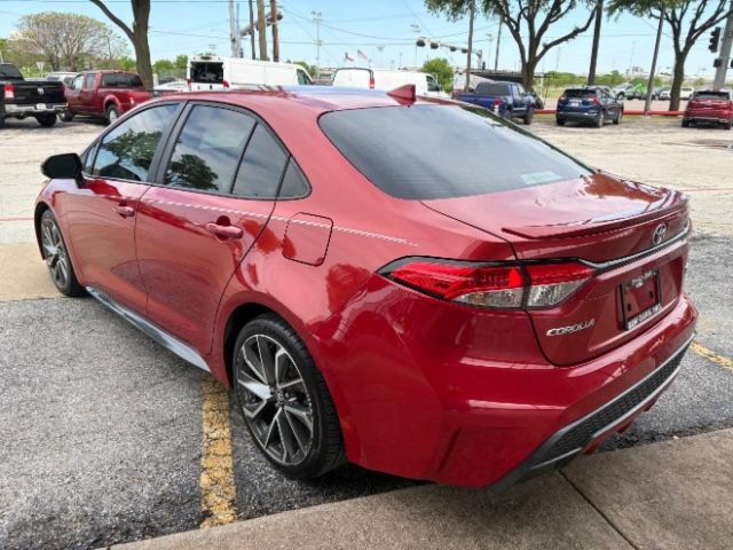 2021 Barcelona Red Metallic /Black Toyota Corolla SE (5YFS4MCE4MP) with an Dynamic Force 2L I-4 port/direct injection engine, located at 12182 Garland Rd, Dallas, TX, 75218, (214) 521-2040, 0.000000, 0.000000 - Photo#4