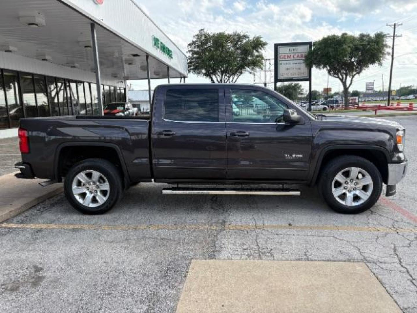 2014 Onyx Black /Jet Black GMC Sierra 1500 SLE (3GTP1UEC5EG) , located at 12182 Garland Rd, Dallas, TX, 75218, (214) 521-2040, 0.000000, 0.000000 - Photo#7