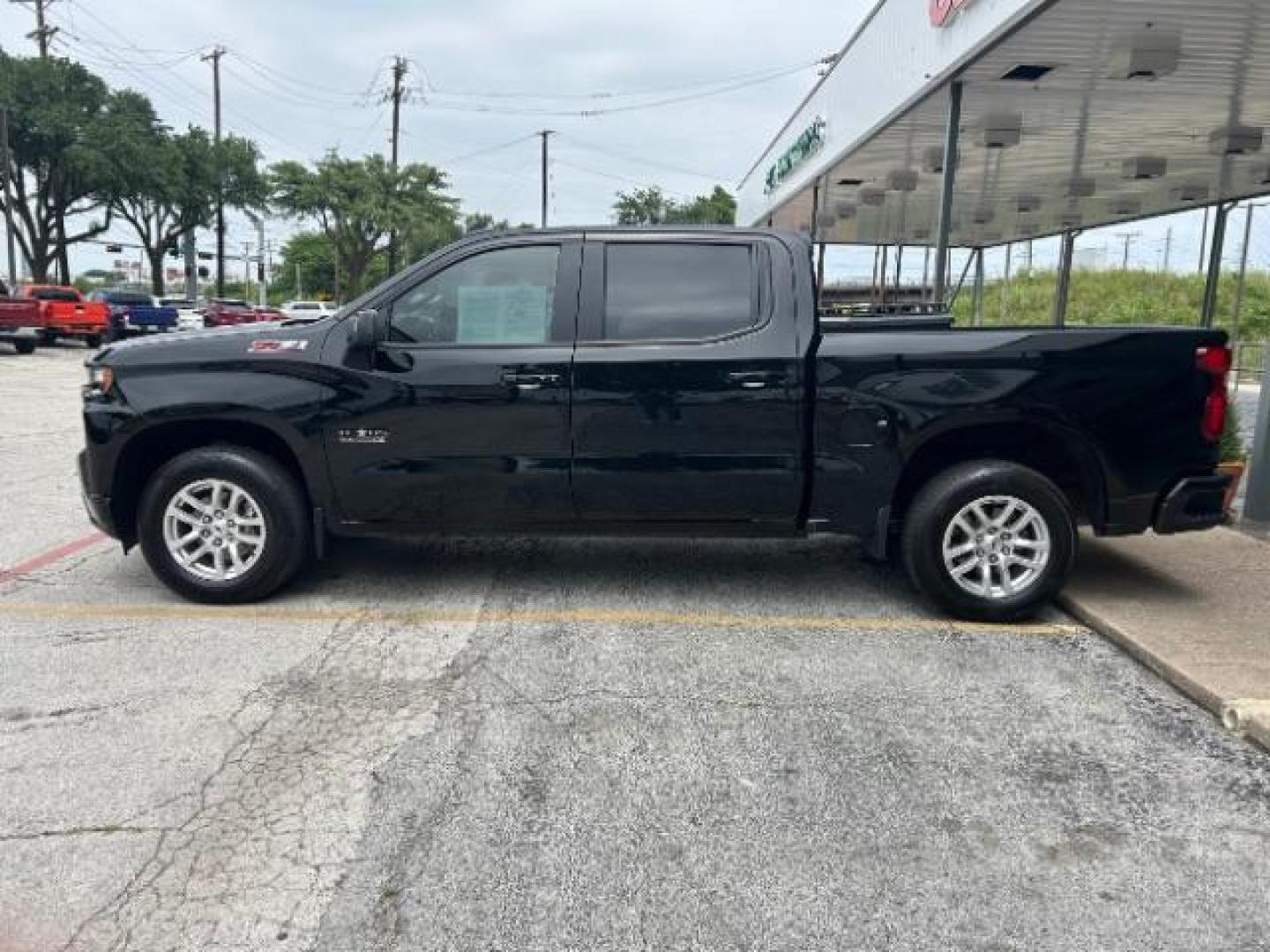 2021 Black Chevrolet Silverado 1500 4WD Crew Cab Short Bed RST (3GCUYEED5MG) , located at 12182 Garland Rd, Dallas, TX, 75218, (214) 521-2040, 0.000000, 0.000000 - Photo#3