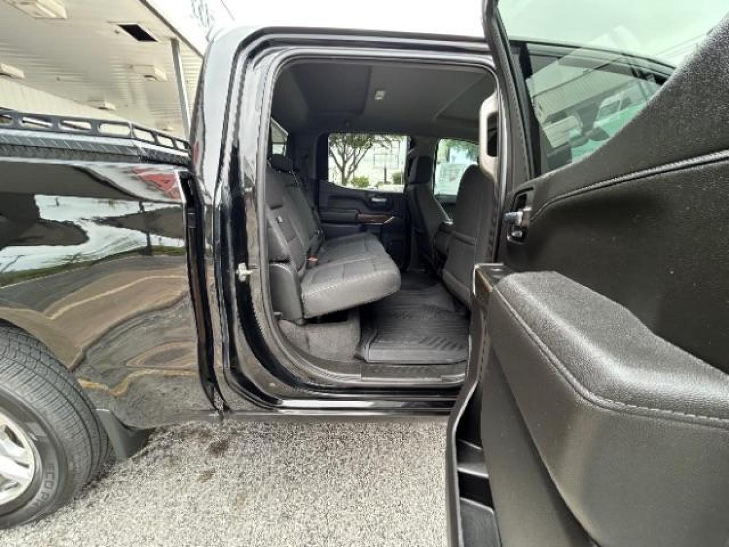 2021 Black Chevrolet Silverado 1500 4WD Crew Cab Short Bed RST (3GCUYEED5MG) , located at 12182 Garland Rd, Dallas, TX, 75218, (214) 521-2040, 0.000000, 0.000000 - Photo#9