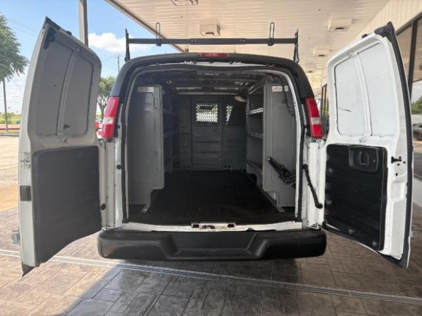 2018 Summit White /Neutral Chevrolet Express 2500 Work Van (1GCWGAFP3J1) with an 4.3L V-6 gasoline direct injection engine, TRANSMISSION, 8-SPD AUTOMATIC transmission, located at 12182 Garland Rd, Dallas, TX, 75218, (214) 521-2040, 0.000000, 0.000000 - Photo#5