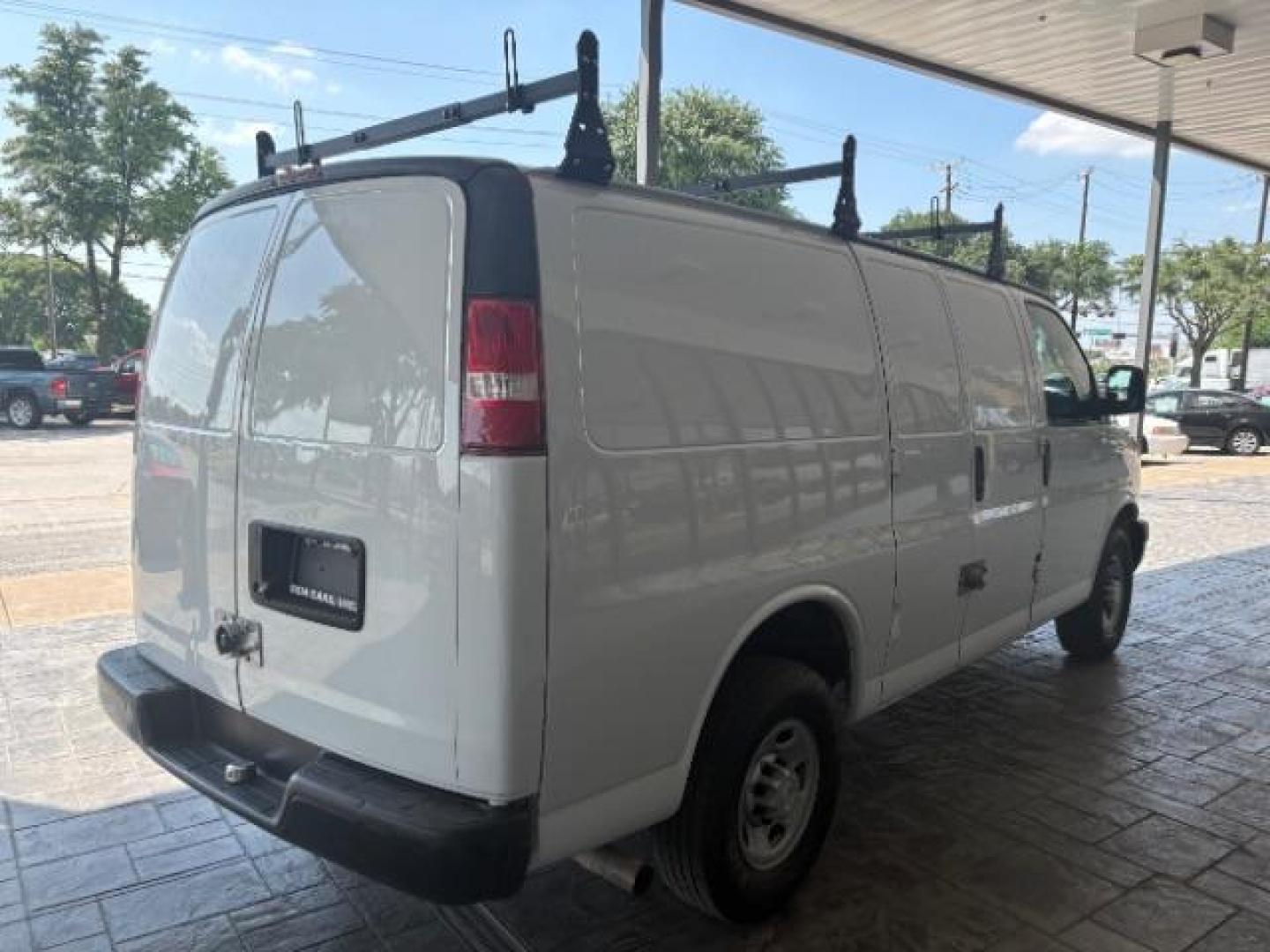 2018 Summit White /Neutral Chevrolet Express 2500 Work Van (1GCWGAFP3J1) with an 4.3L V-6 gasoline direct injection engine, TRANSMISSION, 8-SPD AUTOMATIC transmission, located at 12182 Garland Rd, Dallas, TX, 75218, (214) 521-2040, 0.000000, 0.000000 - Photo#6