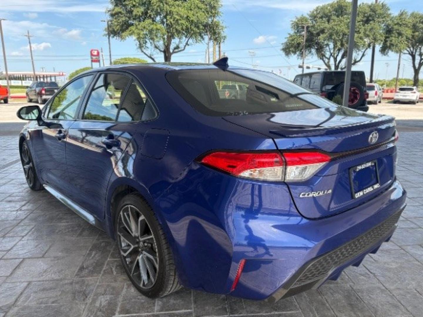 2020 Blue Crush Metallic Toyota Corolla SE (JTDP4RCE6LJ) with an Dynamic Force 2L I-4 port/direct injection engine, located at 12182 Garland Rd, Dallas, TX, 75218, (214) 521-2040, 0.000000, 0.000000- Photo#4