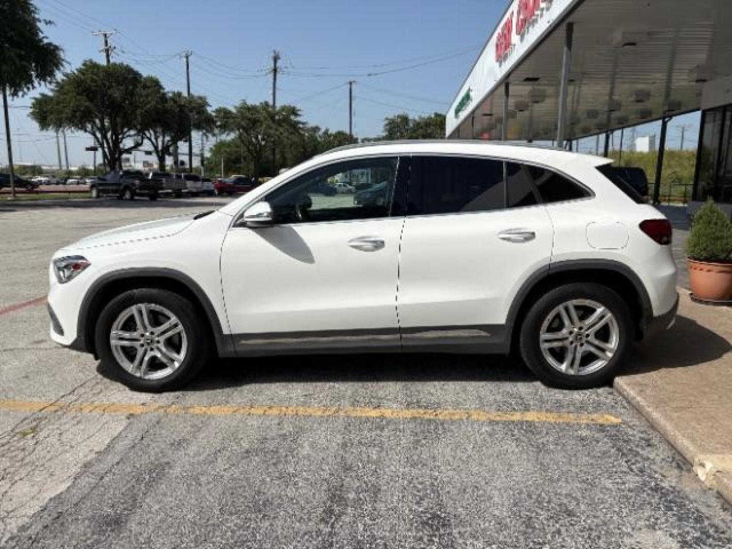 2021 White Mercedes-Benz GLA 250 GLA 250 (W1N4N4GB3MJ) , located at 12182 Garland Rd, Dallas, TX, 75218, (214) 521-2040, 0.000000, 0.000000- Photo#4