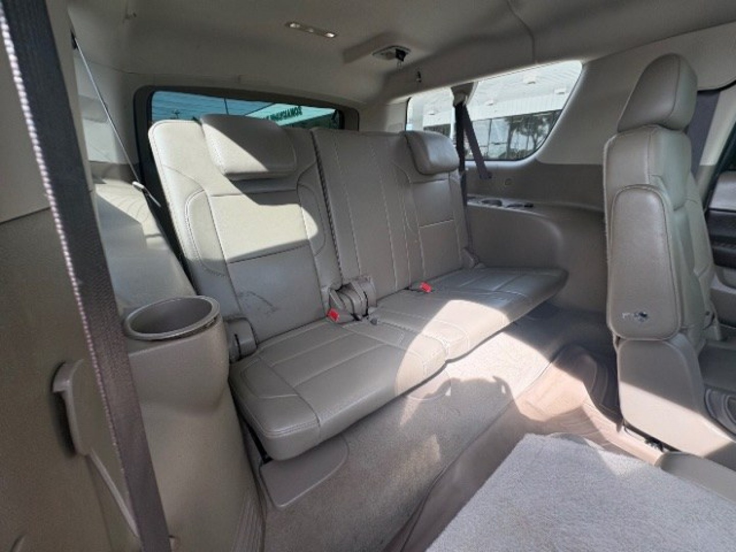 2019 Pepperdust Metallic Chevrolet Suburban LT (1GNSKHKC0KR) with an EcoTec3 5.3L V-8 gasoline direct injection engine, located at 12182 Garland Rd, Dallas, TX, 75218, (214) 521-2040, 0.000000, 0.000000- Photo#12