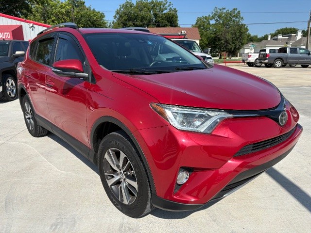 photo of 2017 Toyota RAV4 XLE