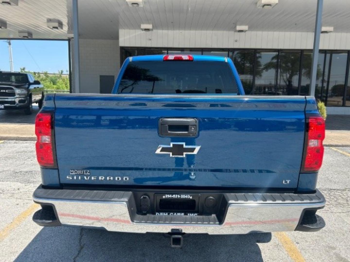 2018 Deep Ocean Blue Metallic Chevrolet Silverado 1500 1LT (3GCPCREC4JG) with an EcoTec3 4.3L V-6 gasoline direct injection engine, located at 12182 Garland Rd, Dallas, TX, 75218, (214) 521-2040, 0.000000, 0.000000- Photo#5