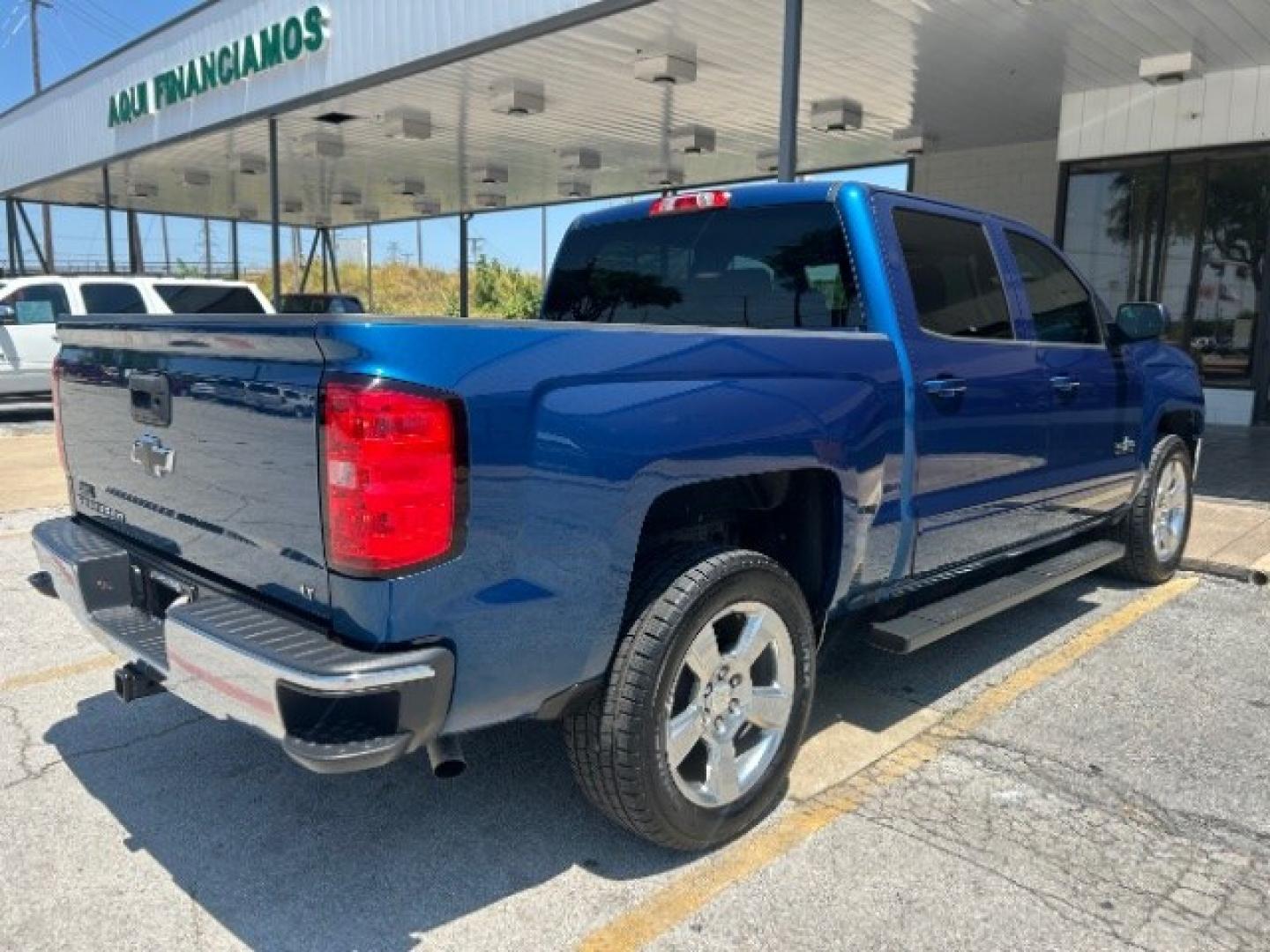 2018 Deep Ocean Blue Metallic Chevrolet Silverado 1500 1LT (3GCPCREC4JG) with an EcoTec3 4.3L V-6 gasoline direct injection engine, located at 12182 Garland Rd, Dallas, TX, 75218, (214) 521-2040, 0.000000, 0.000000- Photo#6