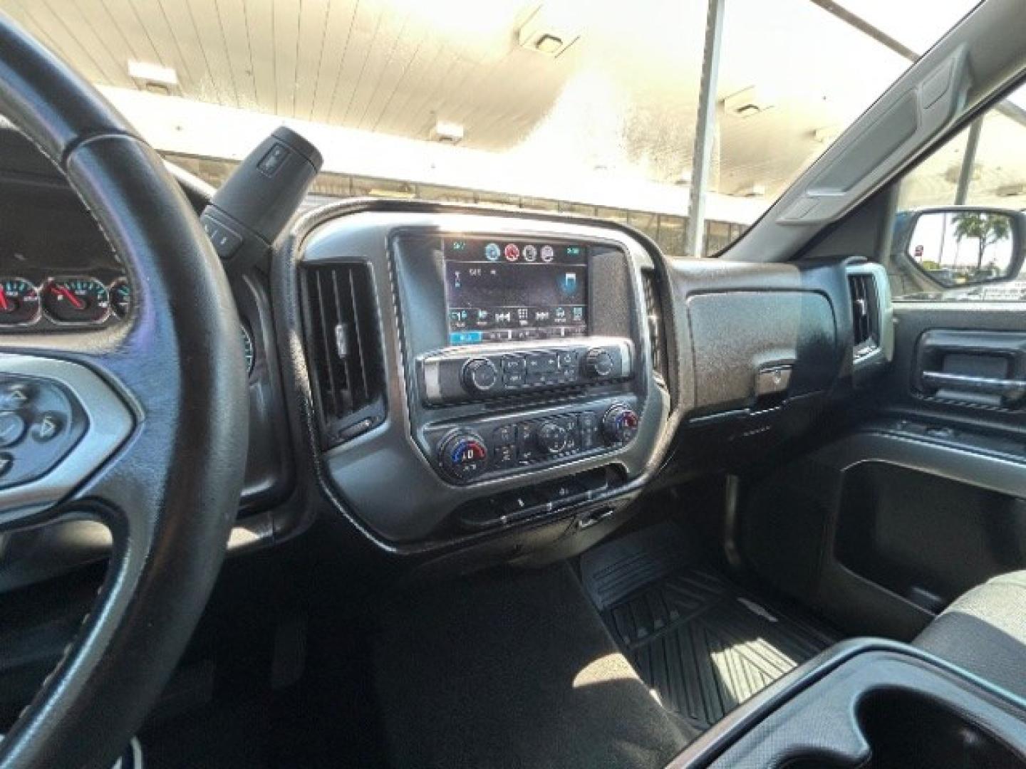 2018 Deep Ocean Blue Metallic Chevrolet Silverado 1500 1LT (3GCPCREC4JG) with an EcoTec3 4.3L V-6 gasoline direct injection engine, located at 12182 Garland Rd, Dallas, TX, 75218, (214) 521-2040, 0.000000, 0.000000- Photo#14
