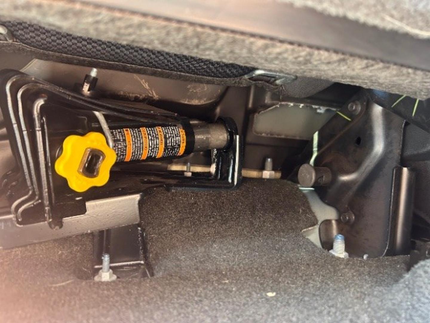 2018 Deep Ocean Blue Metallic Chevrolet Silverado 1500 1LT (3GCPCREC4JG) with an EcoTec3 4.3L V-6 gasoline direct injection engine, located at 12182 Garland Rd, Dallas, TX, 75218, (214) 521-2040, 0.000000, 0.000000- Photo#17