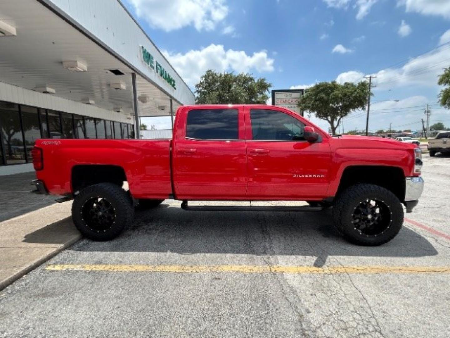2017 Red Hot Chevrolet Silverado 1500 LT Crew Cab 4WD (3GCUKREC4HG) with an 5.3L V8 OHV 16V engine, 6-Speed Automatic transmission, located at 12182 Garland Rd, Dallas, TX, 75218, (214) 521-2040, 0.000000, 0.000000- Photo#7