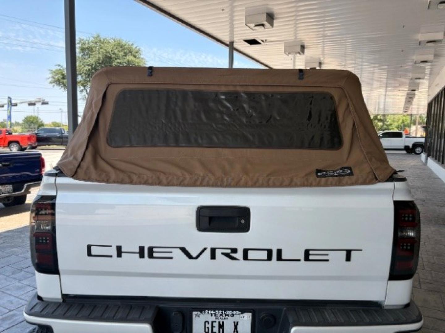 2017 Summit White Chevrolet Silverado 1500 LT (3GCUKREC5HG) with an EcoTec3 5.3L V-8 gasoline direct injection engine, located at 12182 Garland Rd, Dallas, TX, 75218, (214) 521-2040, 0.000000, 0.000000- Photo#20