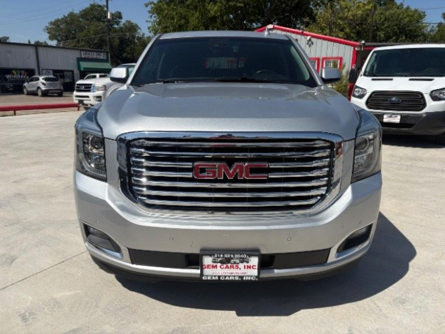 2018 Quicksilver Metallic GMC Yukon SLT (1GKS1BKC1JR) with an EcoTec3 5.3L V-8 gas engine, located at 12182 Garland Rd, Dallas, TX, 75218, (214) 521-2040, 0.000000, 0.000000- Photo#1