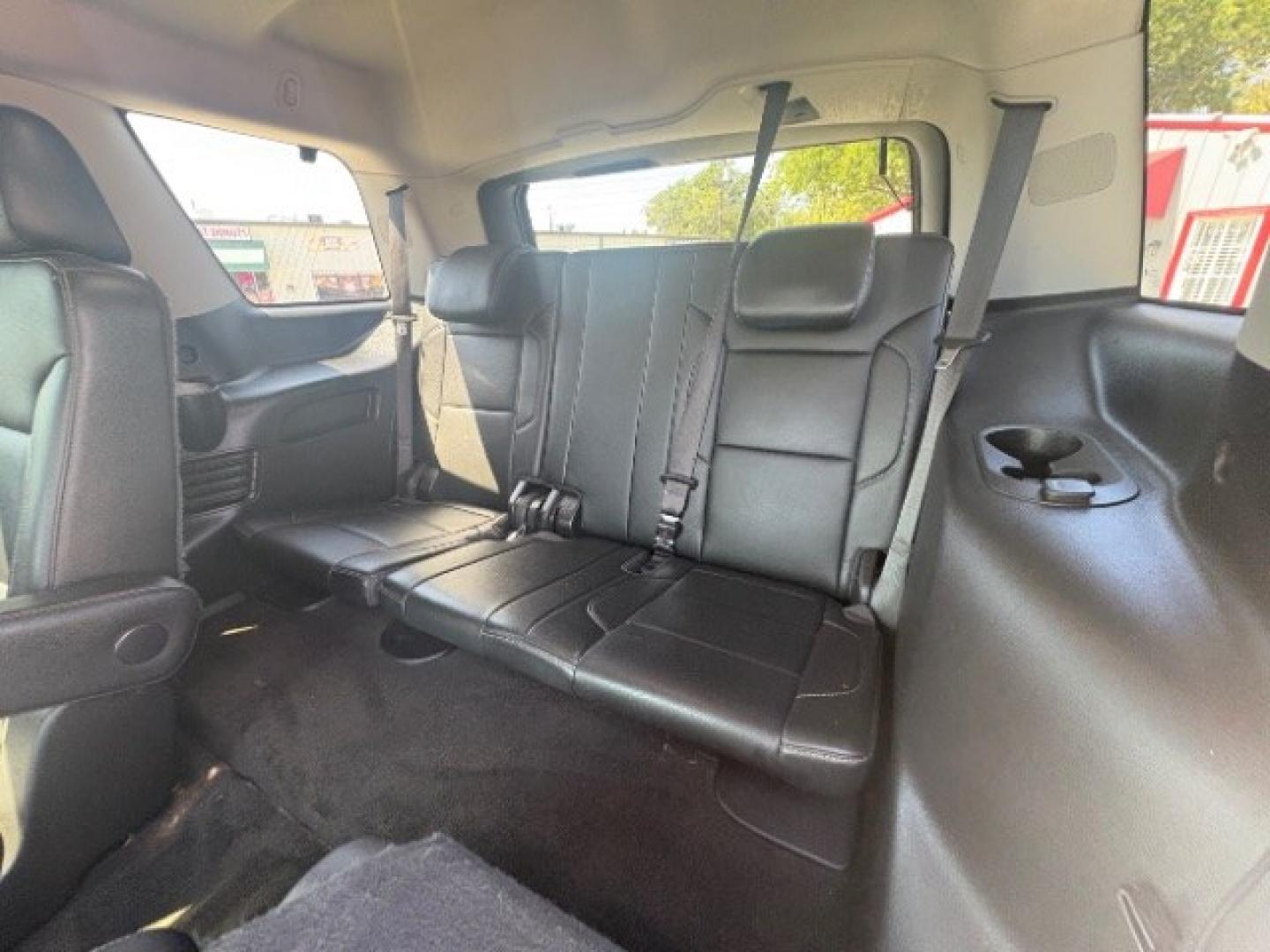 2018 Quicksilver Metallic GMC Yukon SLT (1GKS1BKC1JR) with an EcoTec3 5.3L V-8 gas engine, located at 12182 Garland Rd, Dallas, TX, 75218, (214) 521-2040, 0.000000, 0.000000- Photo#10