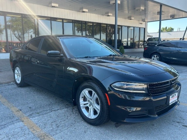 photo of 2018 Dodge Charger SXT RWD
